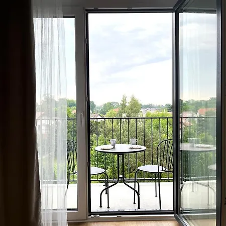 Zarembowicza 38 - Self Check-in 20h - Parking &lift