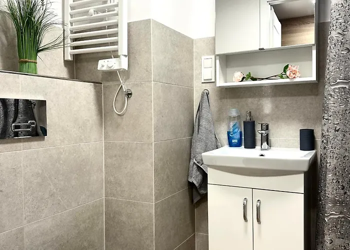 Zarembowicza 38 - Self Check-in 20h - Parking &lift * Wrocław