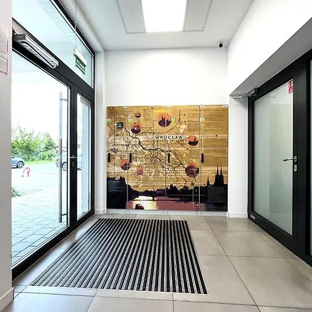 Zarembowicza 38 - Self Check-in 20h - Parking &lift Wroclaw