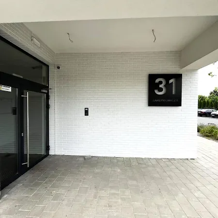 Zarembowicza 38 - Self Check-in 20h - Parking &lift Apartment