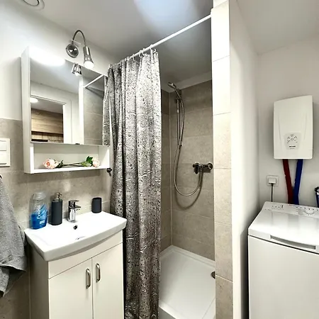 Zarembowicza 38 - Self Check-in 20h - Parking &lift فروتسواف