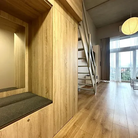 Zarembowicza 38 - Self Check-in 20h - Parking &lift