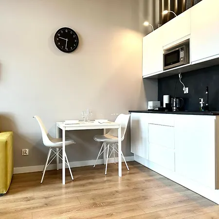 Zarembowicza 38 - Self Check-in 20h - Parking &lift Apartment