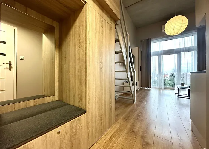 Zarembowicza 38 - Self Check-in 20h - Parking &lift